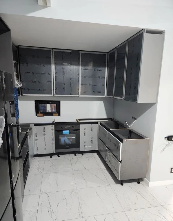 Кухонный гарнитур / кухня на заказ с подсветкой